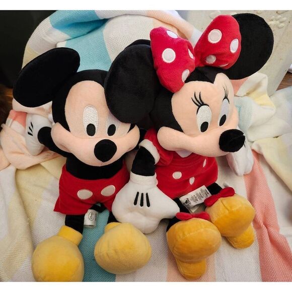 Disney Mickey And Minnie Mouse. Minnie NWT Slightly Larger Than Mickey - Picture 1 of 3
